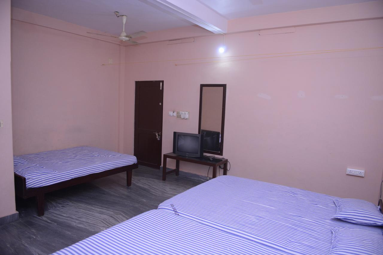 Ppg Tourist Home Chottanikara Luaran gambar