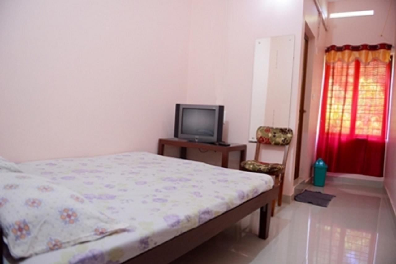 Ppg Tourist Home Chottanikara Luaran gambar