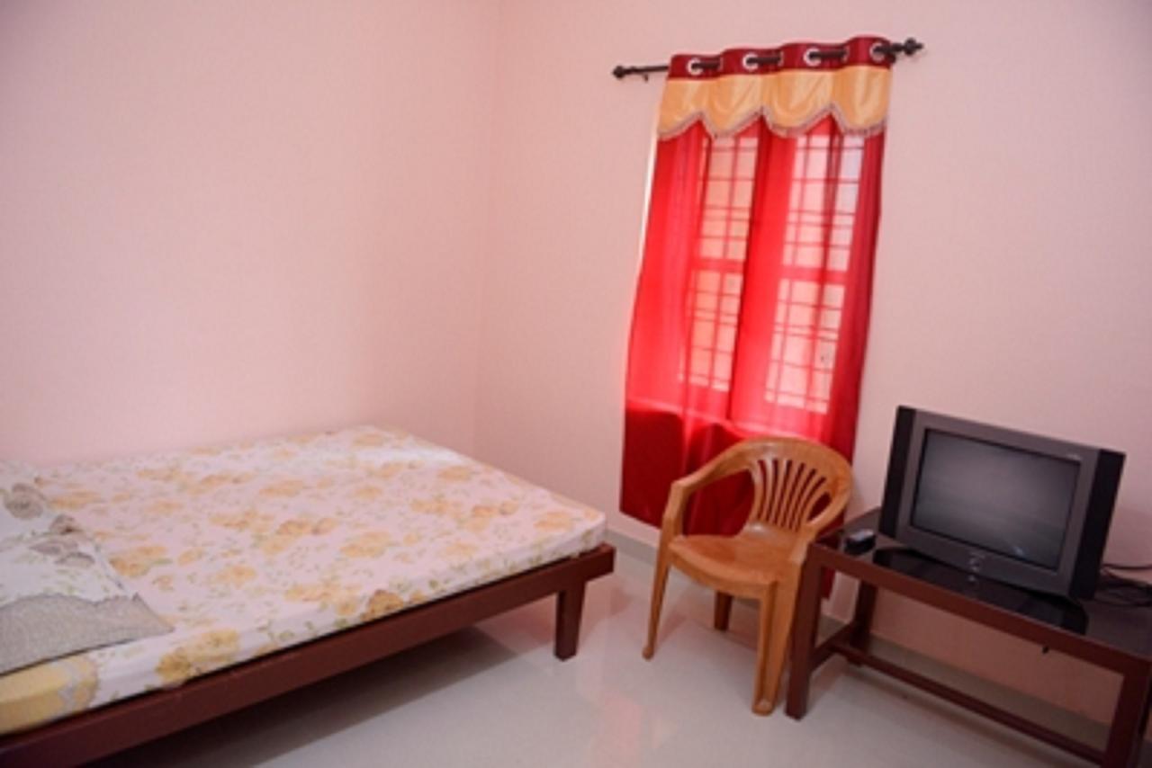 Ppg Tourist Home Chottanikara Luaran gambar